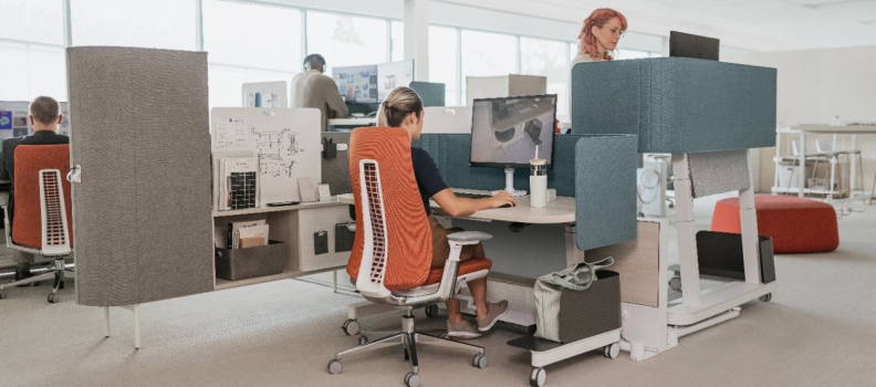 Compose Echo hybrid workstation provides a more productive and collaborative work environment